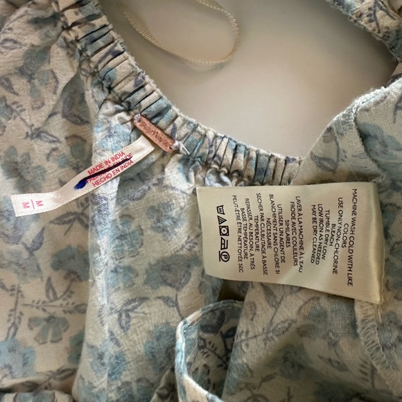 Free People blue floral peasant top NWOT - Picture 4 of 4